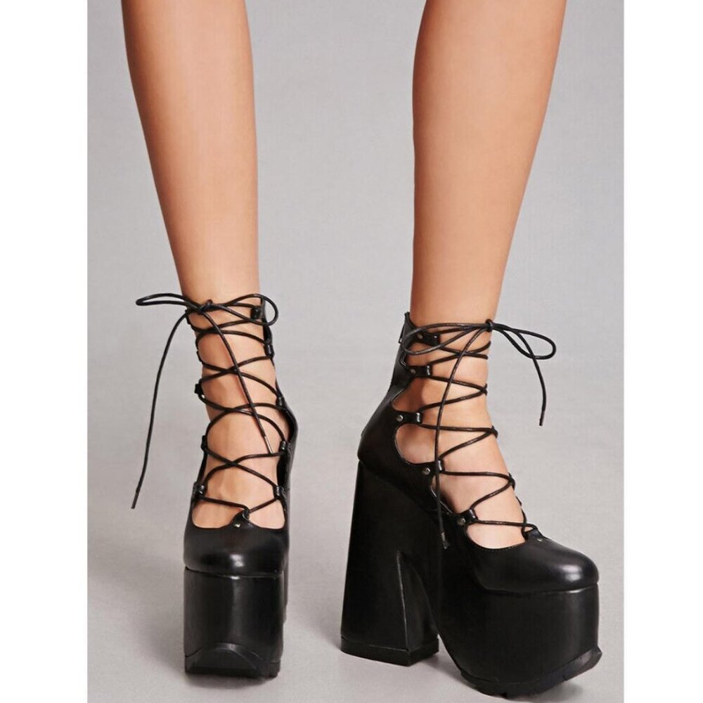 ๐ฆ๐ฅ๐HOT ITEM! ๐๐ฆ๐ฅ Y.R.U. Lucid Black Lace Up Chunky Platform Beauties! - Picture 3 of 15